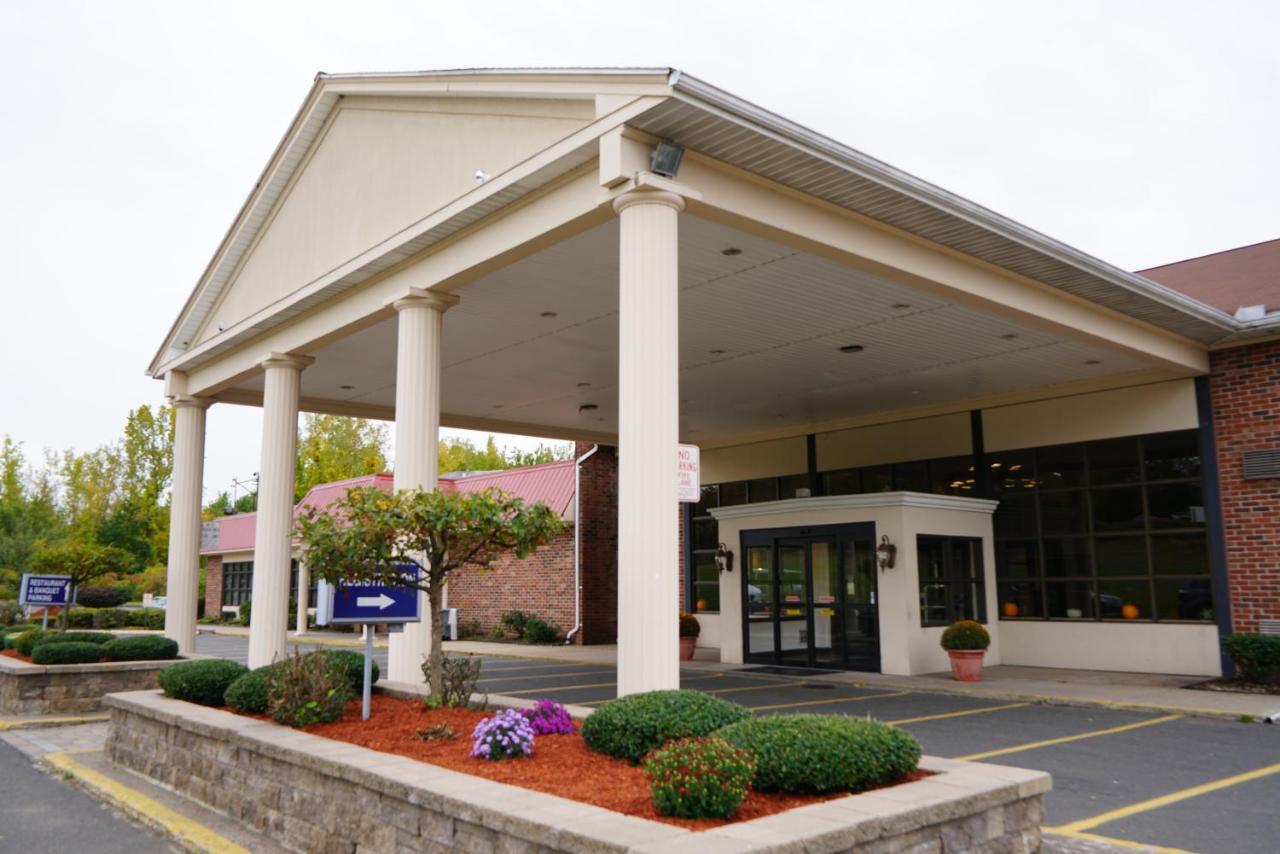 Rodeway Inn & Suites East Windsor Exterior foto