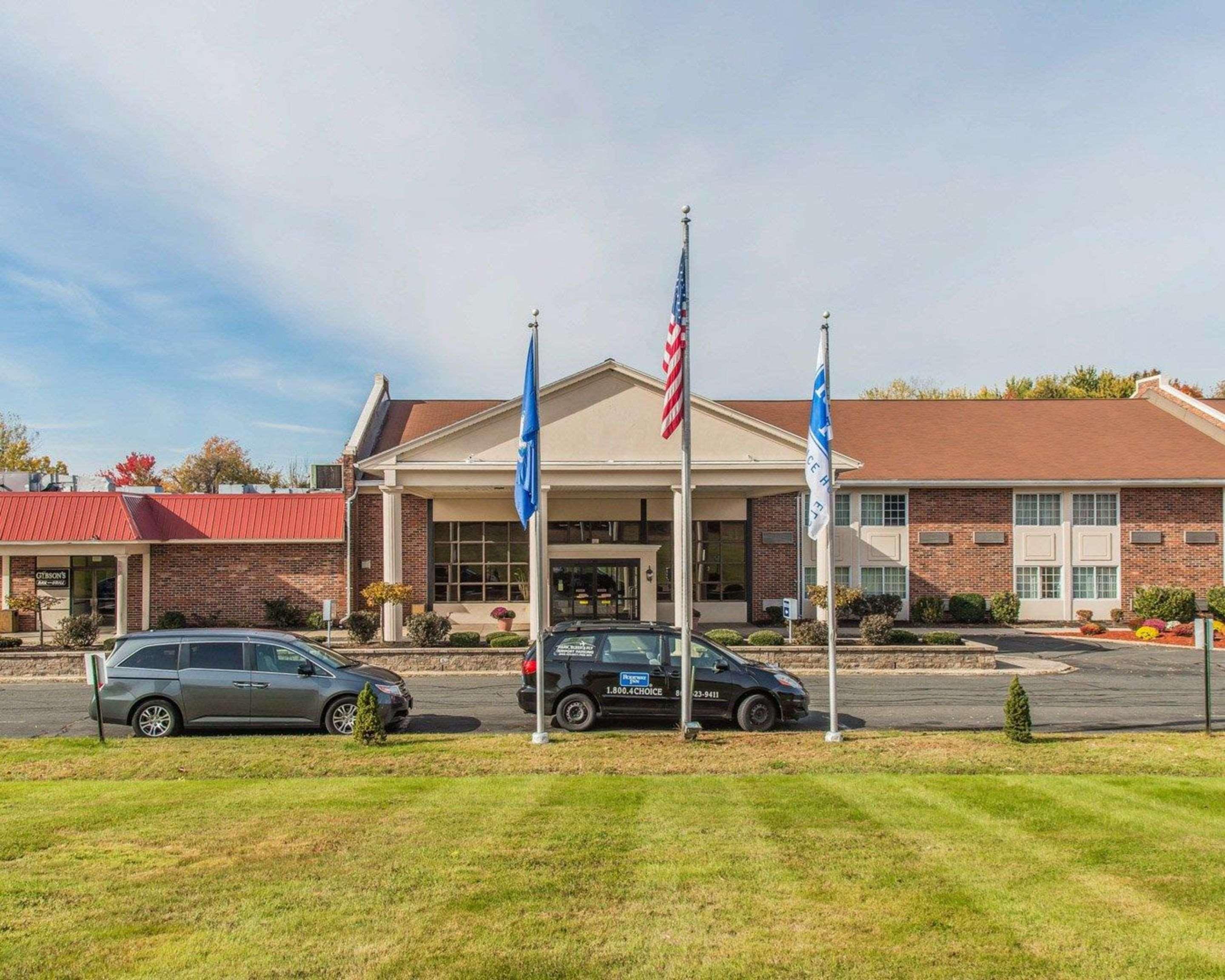 Rodeway Inn & Suites East Windsor Exterior foto